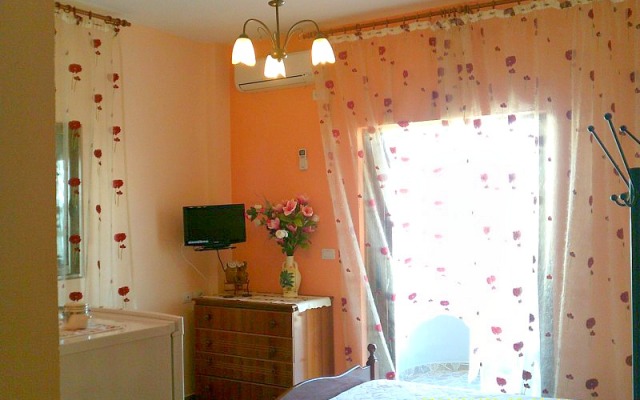 Отель Bujari Apartments Албания, Ксамил - отзывы, цены и фото номеров - забронировать отель Bujari Apartments онлайн комната для гостей