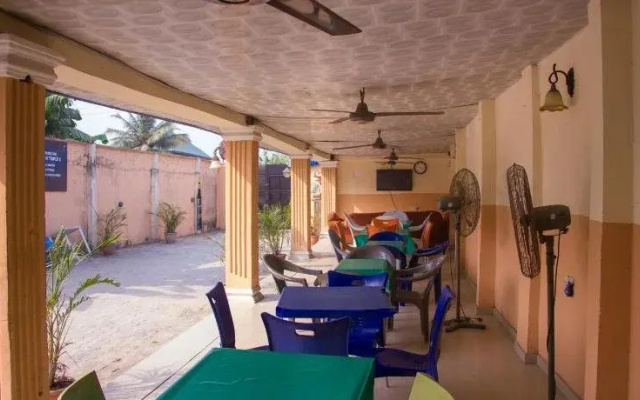 Castle City Resort & Suites Annex
