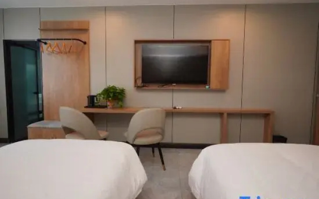 Light Hotel