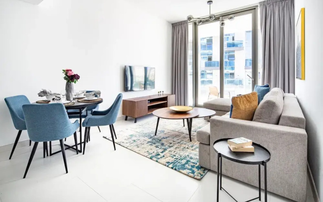 Mesmerizing Upscale 1BR Apartment in Soho Palm Jumeirah