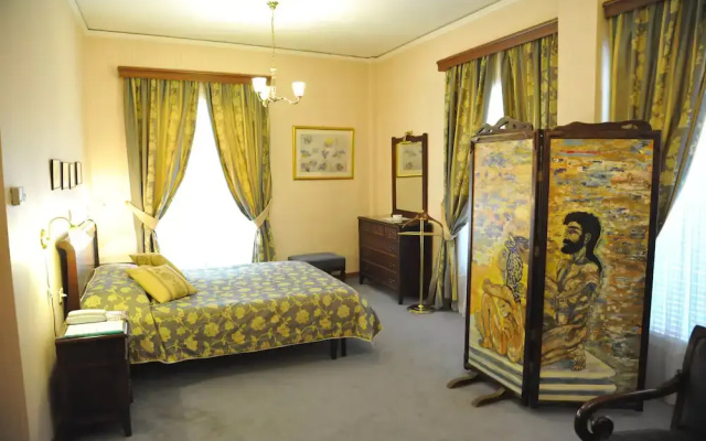 Rex Hotel