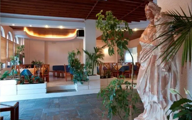 Albatross Hotel