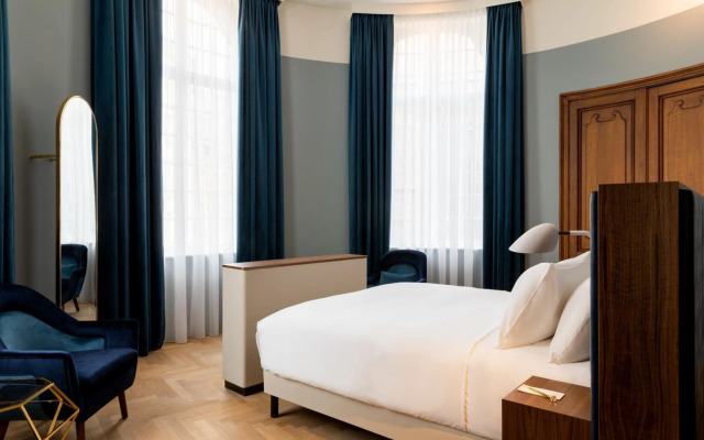 Sapphire House Antwerp, Autograph Collection