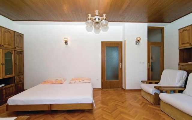 Beautiful Apartment in Krilo Jesenice With 3 Bedrooms