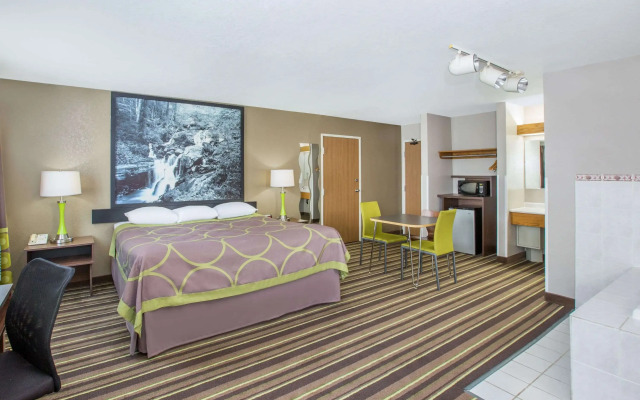 Super 8 by Wyndham Brookings