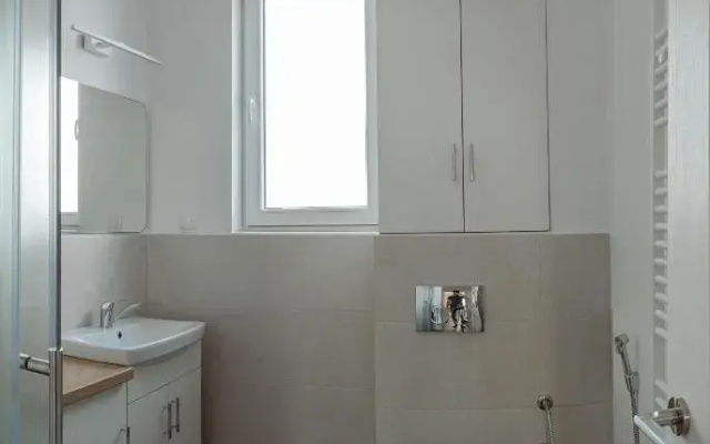 Solomon Apartments Ap 4