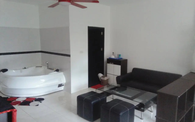 Room 4 Smart Travelers Rawai