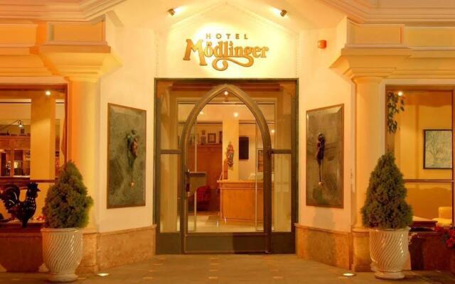 Отель & Sport Mödlinger Австрия, Зёлль - отзывы, цены и фото номеров - забронировать отель & Sport Mödlinger онлайн вид на фасад