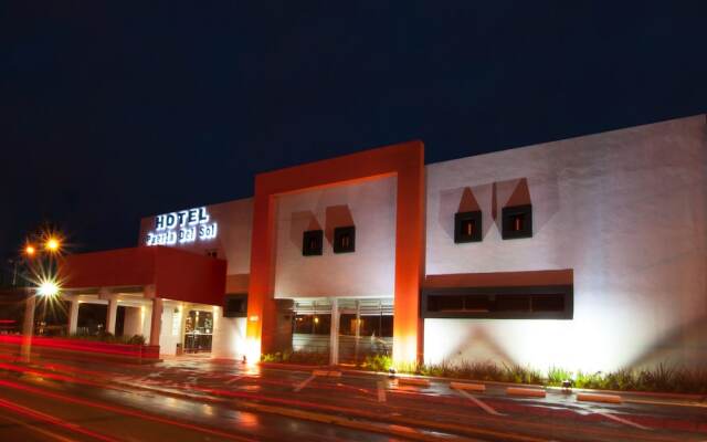 Hotel Puerta Del Sol Guadalajara вид на фасад