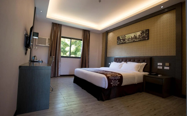 Vienna Hotel (Newly Renovated 2025)