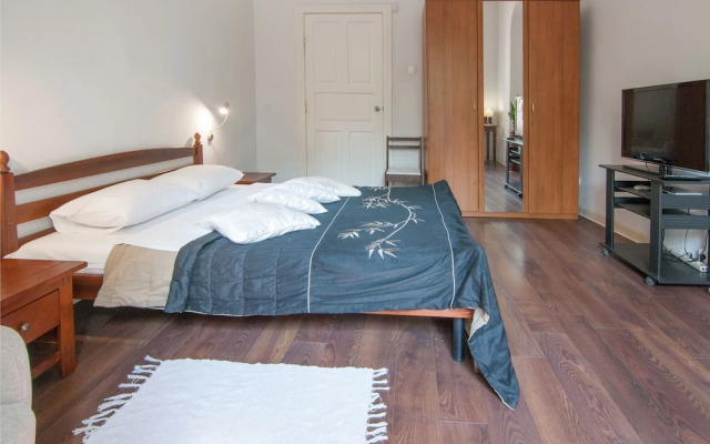 Апартаменты Home-Hotel, ул. Малая Житомирская, 5