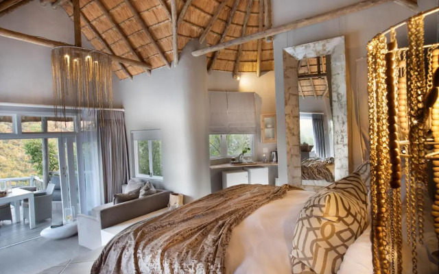 Clifftop Exclusive Safari Hideaway