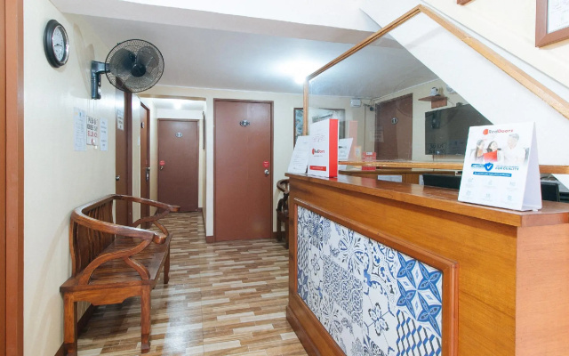 RedDoorz near PNR Espana Station