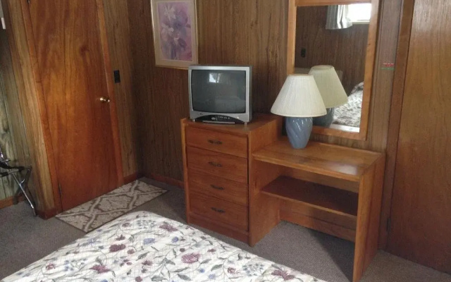 Amber Lantern Motel