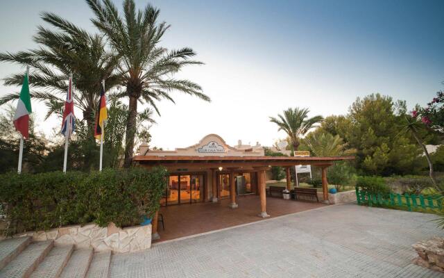 Hotel Playasol Cala Tarida вид на фасад