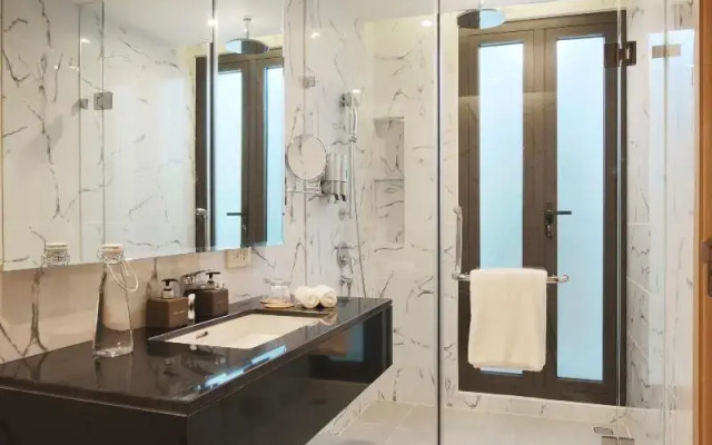 Zazz Urban Ho Chi Minh Hotel