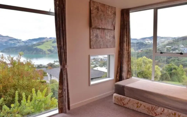 Akaroa Harbour View - Christchurch Holiday Homes
