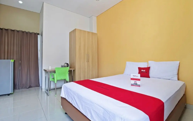 Reddoorz@ Karet Pedurenan 4