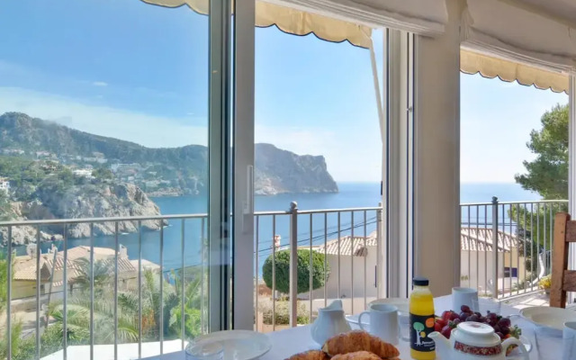 Villa With Incredible sea Views and Pool Sleeps 7