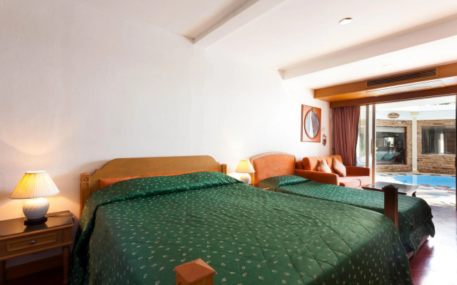 Orchid Hotel and Spa Kalim Bay
