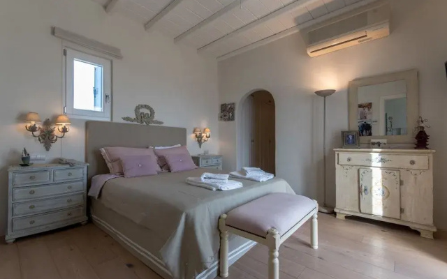 Villa Aphrodite sunkissed MykonianLuxury