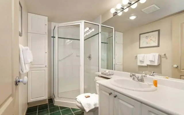 ResortQuest at The Town Plaza Suites