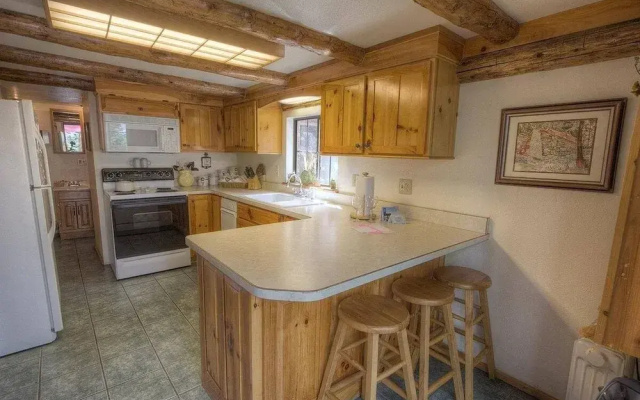 Zephyr Cabin 3 Bedroom Home by RedAwning
