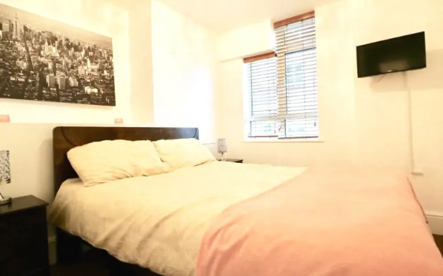 Nell Gwynn House Apartment 420