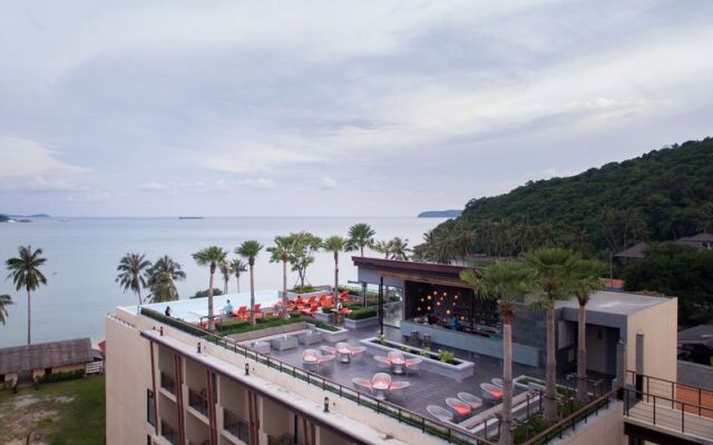 Отель Bandara Phuket Beach Resort балкон