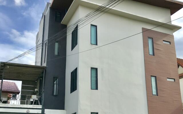 Отель The Lofts Eco Phaholyothin 24 Station Таиланд, Бангкок - отзывы, цены и фото номеров - забронировать отель The Lofts Eco Phaholyothin 24 Station онлайн вид на фасад