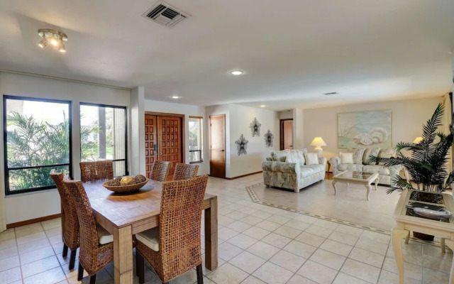 1530 SW 49th Ter