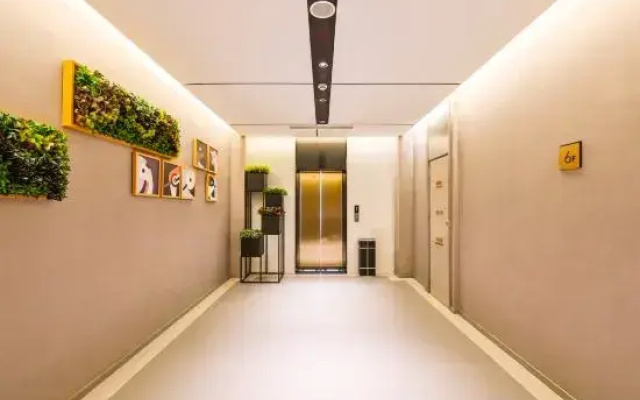 Homeinn Selected Hotel (Wuhan Wushang Mengshidai Baotong Temple)