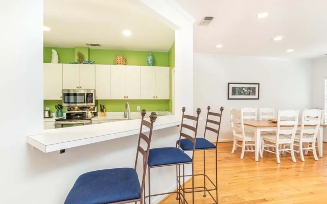 The Cool Coconut by Tybee Vacation Rentals