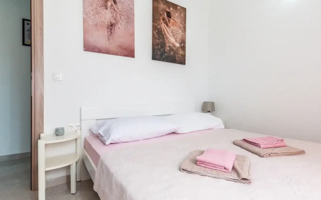 Awesome Apartment in Srima With Wifi and 1 Bedrooms