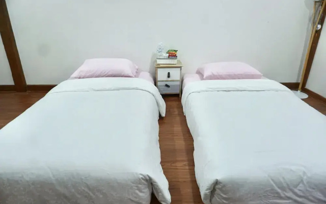 Tha Ma-O Bouteak Homestay