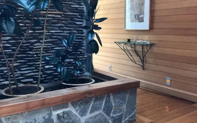 Hotel Mari Mari
