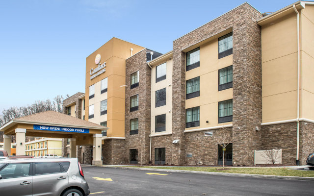 Comfort Inn and Suites in Pittsburgh, United States of America from 146$, photos, reviews - zenhotels.com hotel front