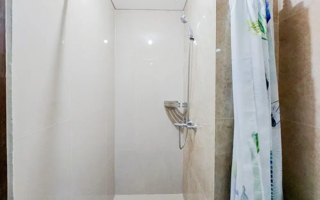 Homey And Relaxing Studio Transpark Bintaro Apartment