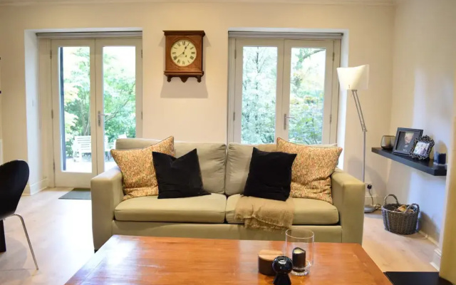 2 Bedroom Apartment With Garden Near Maida Vale