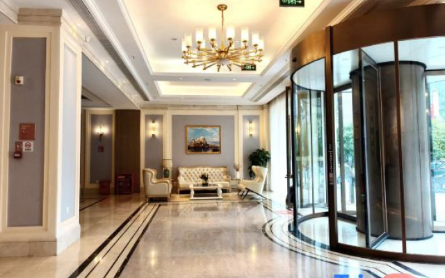 Vienna Hotel (Youyang Taohuayuan Branch)