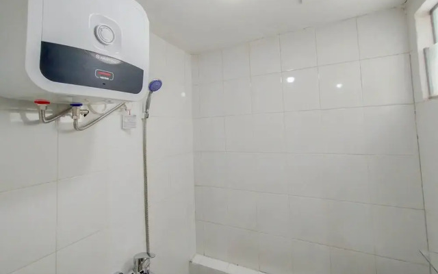 Cozy Living And Simply 2Br At Bassura City Apartment