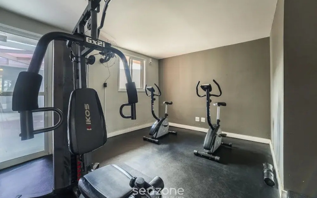 Apt in Condo w/ Pool and Gym Rgk1202