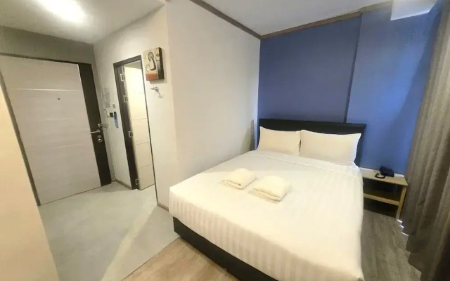 Prom Ratchada Hotel Annex 2