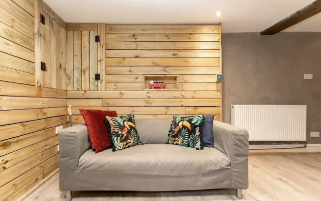 Host Stay Grafton Woodshack
