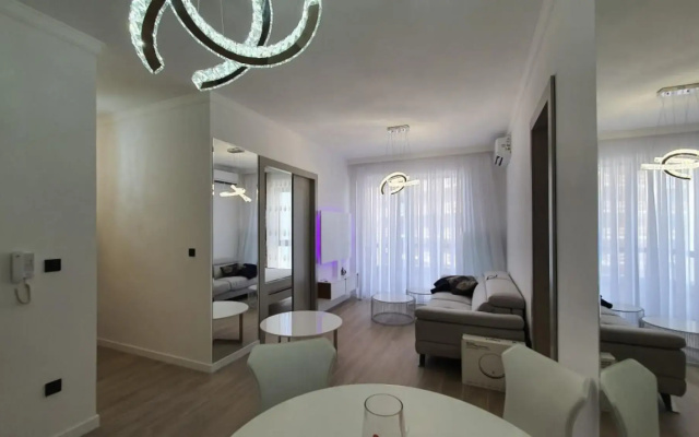 Luminous Apartment with Balcony near Budva Riviera