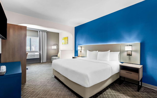 Comfort Suites Denver North - Westminster