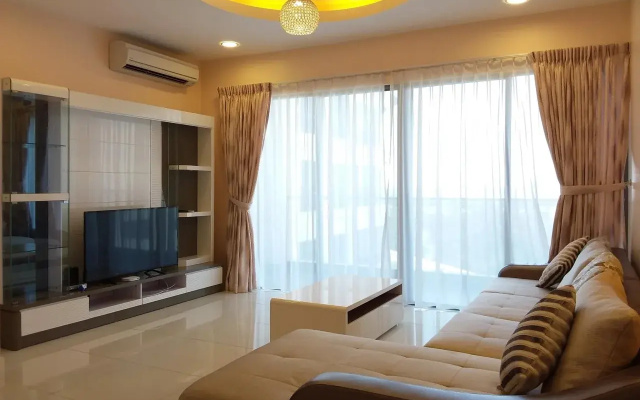 Sunset Seaview Vacation Condos City Centre @ IMAGO Shopping Mall