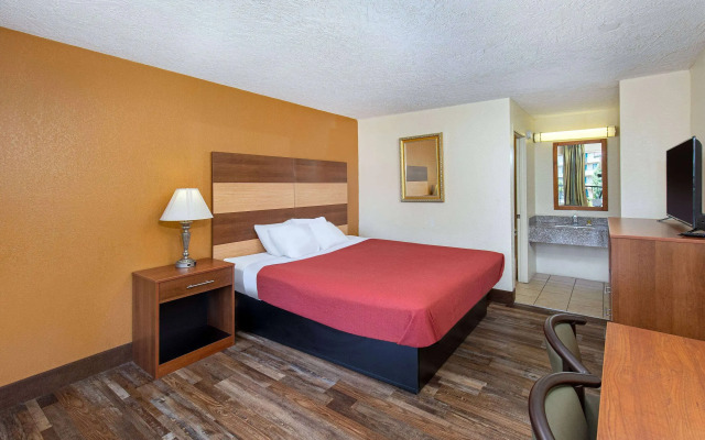 Americana Inn, a Travelodge by Wyndham