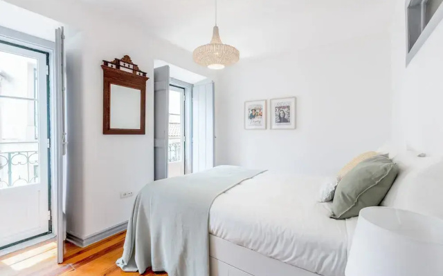 Alfama Spacious and Central Apartment, By TimeCooler