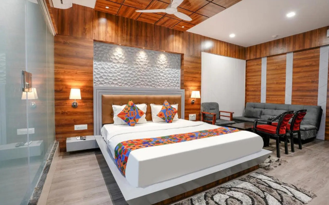 Fabhotel The Valentine